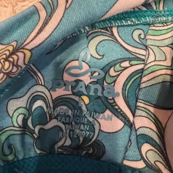 Lot of 4 Prana Tanks, Fit Like Mediums - Picture 5 of 10